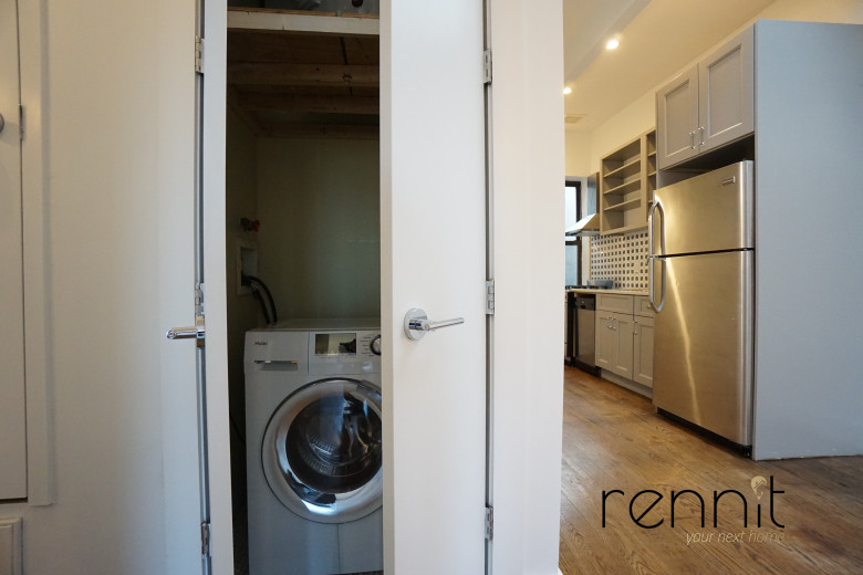 1689 Gates Ave, Apt 3Front Image 11