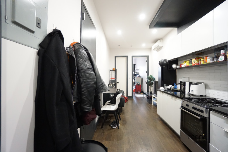 241 Devoe St, Apt 3L Image 1