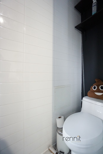 241 Devoe St, Apt 3L Image 10