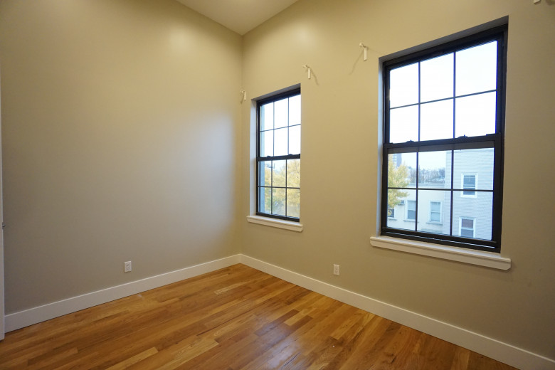 377 Manhattan Ave, Apt 2L Image 5