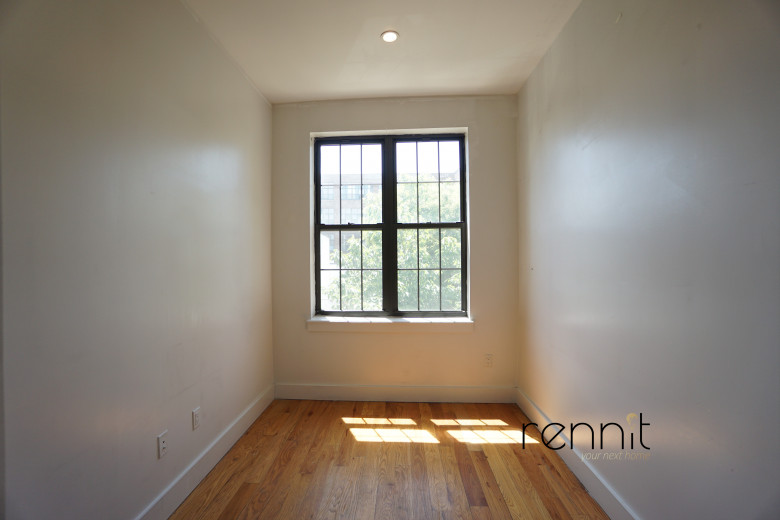 259 Boerum St, Apt 2L Image 10