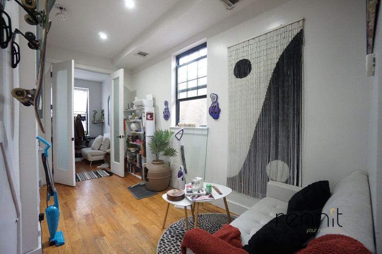 259 Boerum St, Apt 2L Image 15