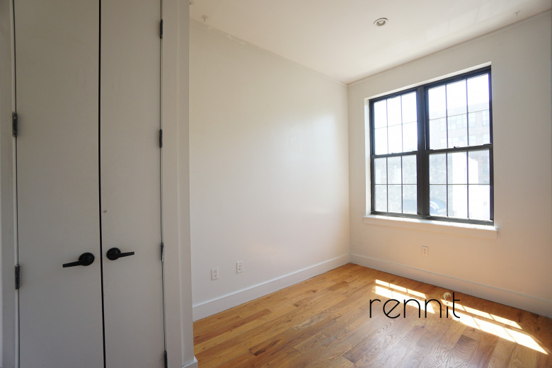 259 Boerum St, Apt 2L Image 9