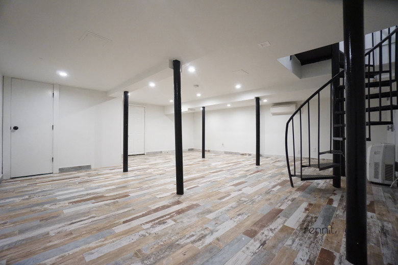 313 Wilson Ave, Apt 1B Image 16