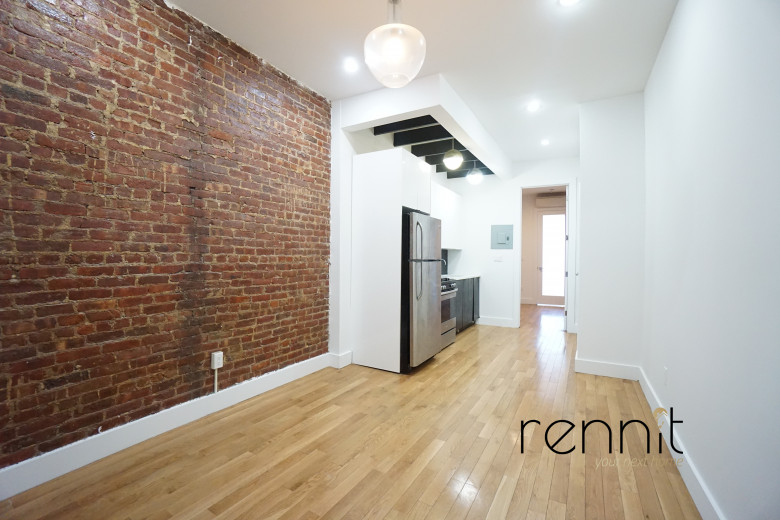 129 Thames St, Apt 1R Image 2