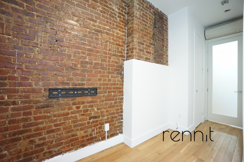 129 Thames St, Apt 1R Image 11