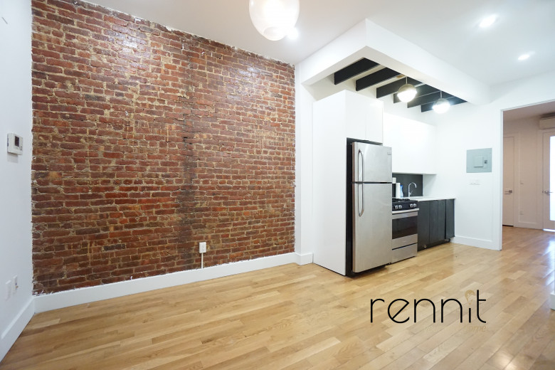 129 Thames St, Apt 1R Image 14