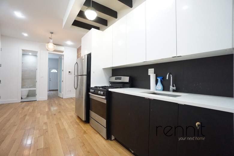 129 Thames St, Apt 1R Image 3