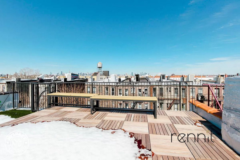 129 Thames St, Apt 1R Image 25