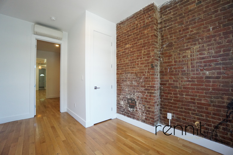 129 Thames St, Apt 1R Image 5