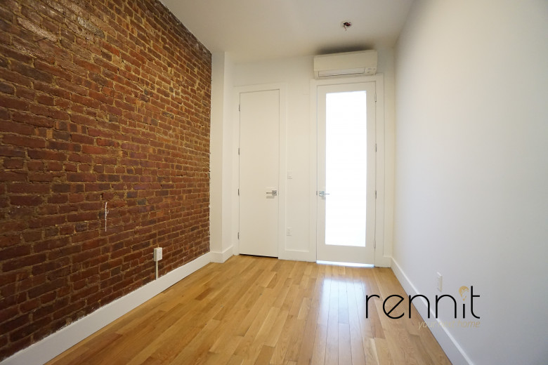 129 Thames St, Apt 1R Image 7