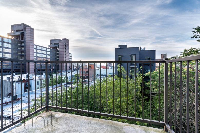 869 Park Ave, Apt 5A Image 11