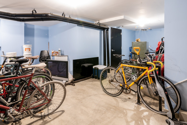 869 Park Ave, Apt 5A Image 17