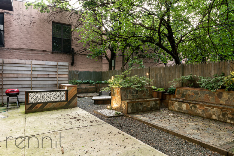869 Park Ave, Apt 5A Image 19