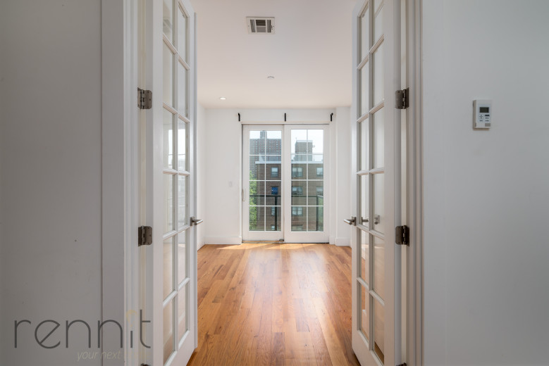 869 Park Ave, Apt 5A Image 4