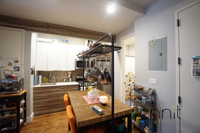377 Onderdonk Ave, Apt 2F Image 12