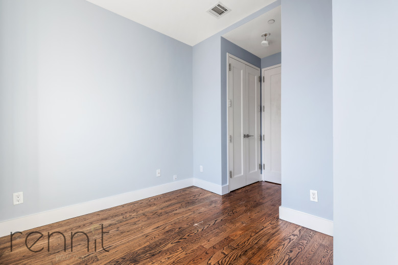 583 Van Buren St, Apt 2 Image 23