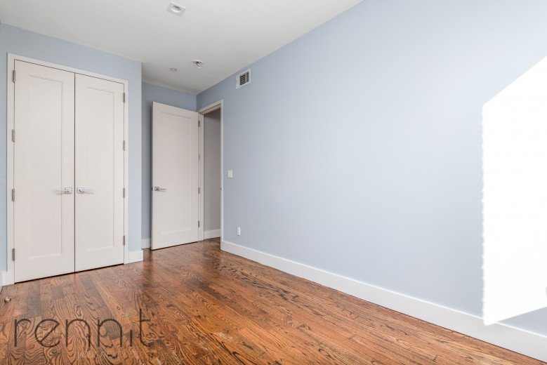 583 Van Buren St, Apt 2 Image 25