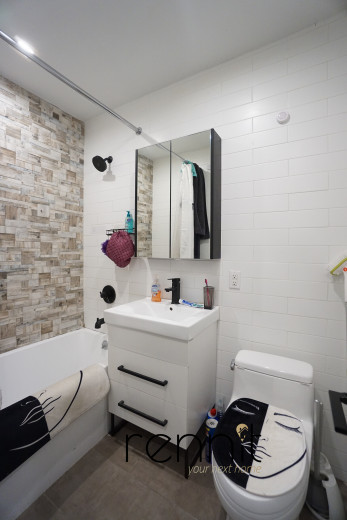 373 Howard Ave, Apt 2C Image 5