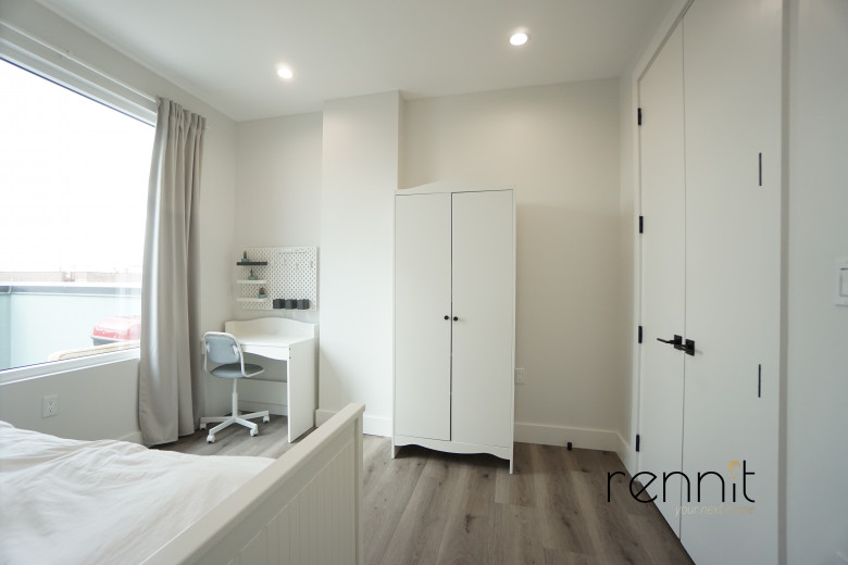 125 Kings Hwy, Apt 7A Image 6