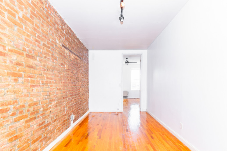 141 Thames St, Apt 2R Image 11