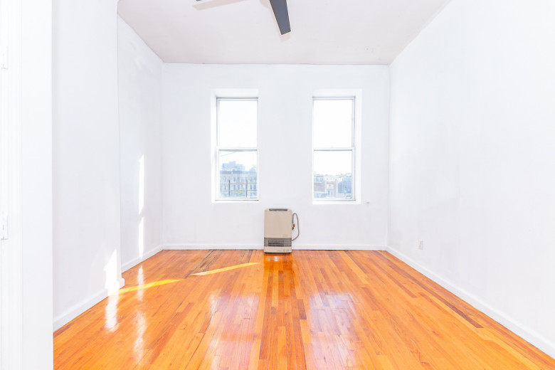 141 Thames St, Apt 2R Image 13