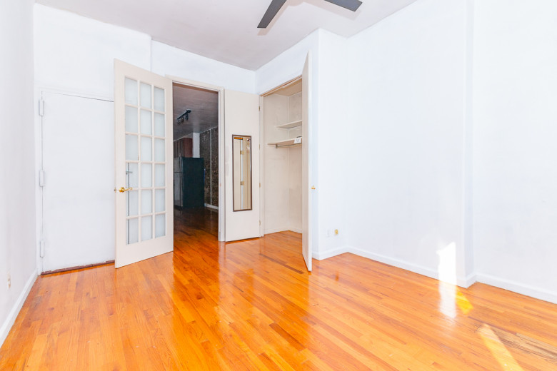 141 Thames St, Apt 2R Image 15