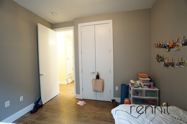 1689 Gates Ave, Apt 3Rear Image 17