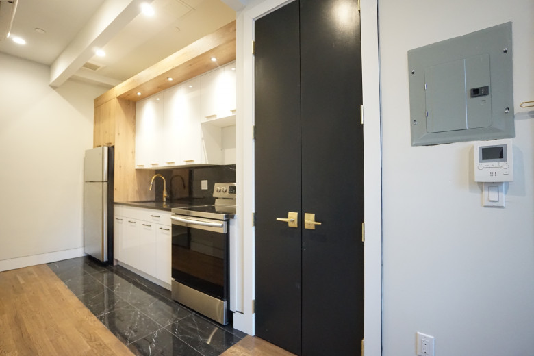 314 Keap St, Apt 1B Image 1