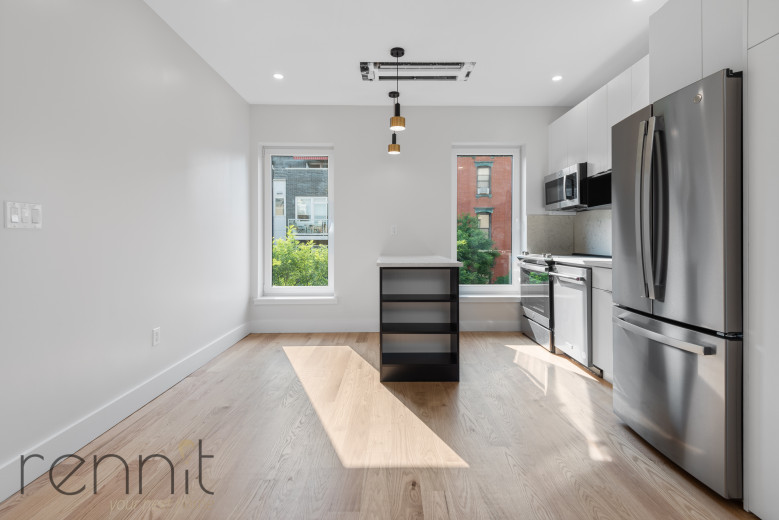 331 Bedford Ave, Apt 4 Image 2