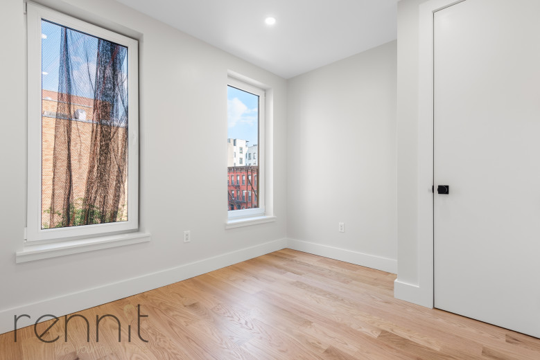 331 Bedford Ave, Apt 4 Image 11