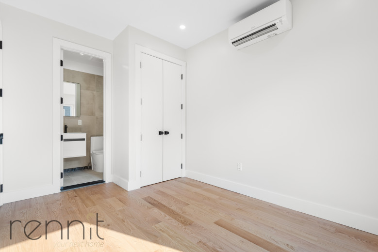 331 Bedford Ave, Apt 4 Image 13