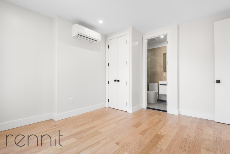 331 Bedford Ave, Apt 4 Image 6