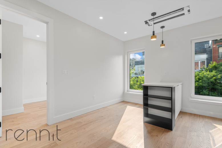 331 Bedford Ave, Apt 4 Image 9