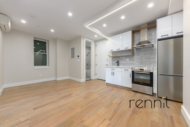 593 Rutland Rd, Apt 2R Image 1