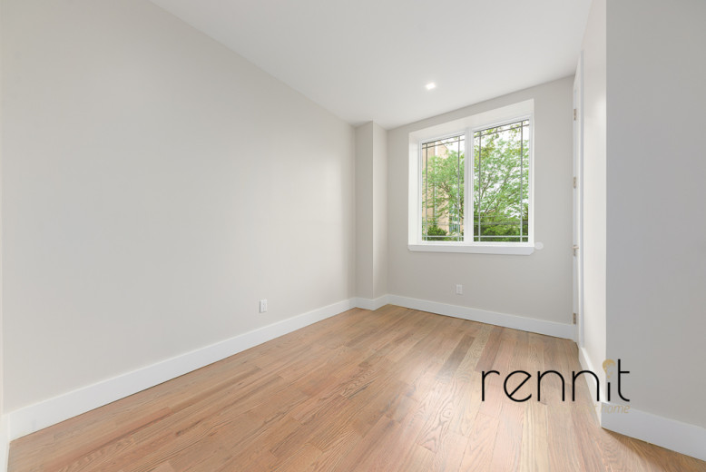 593 Rutland Rd, Apt 2R Image 4