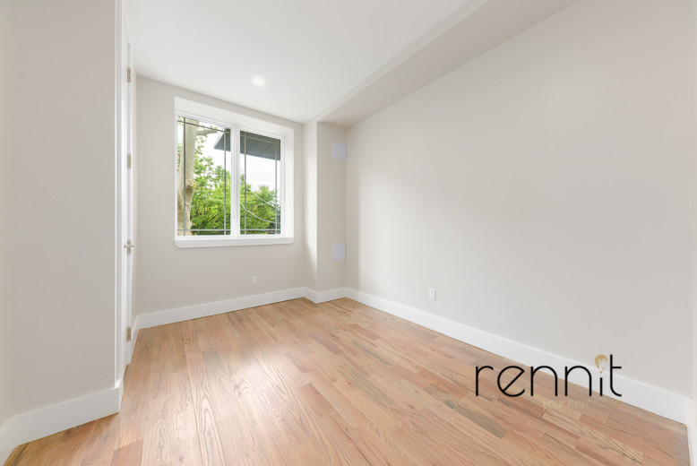 593 Rutland Rd, Apt 2R Image 6