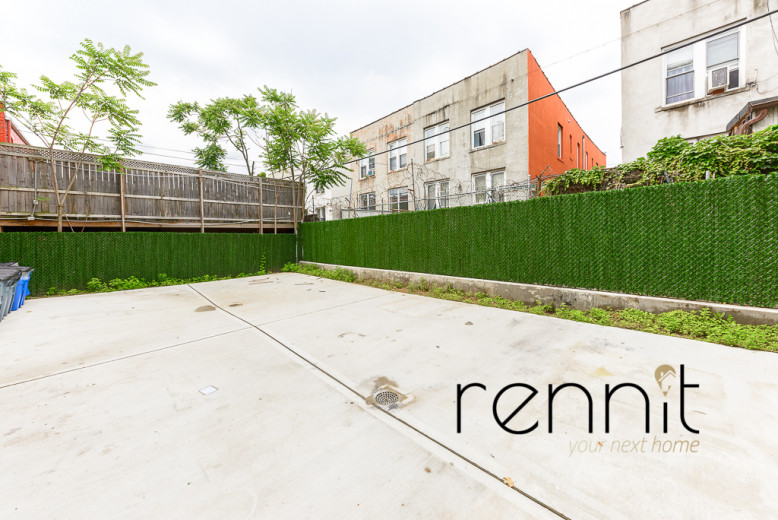 593 Rutland Rd, Apt 2R Image 8
