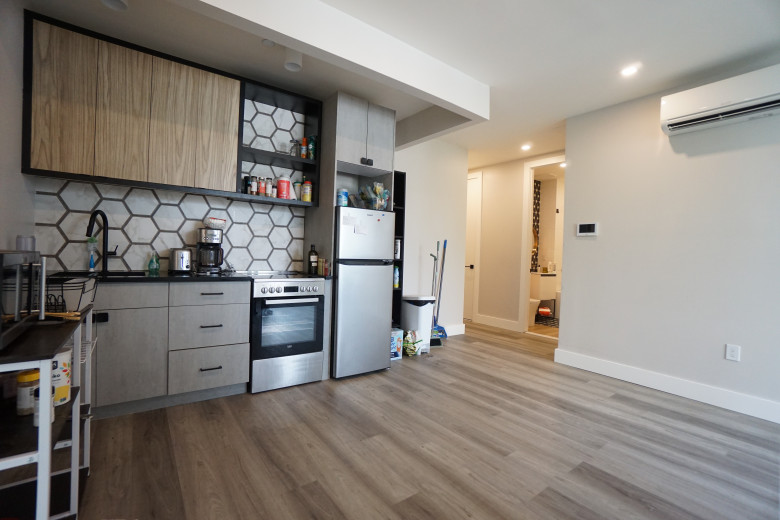 1565 New York Ave, Apt 3B Image 2