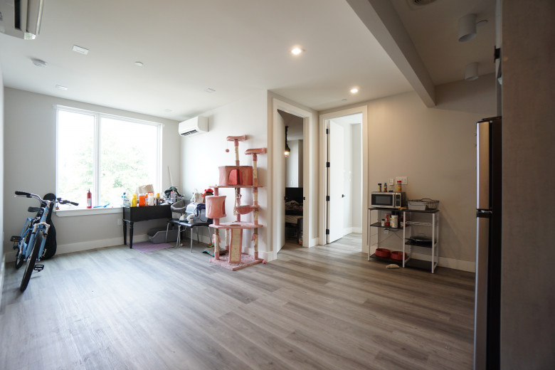 1565 New York Ave, Apt 3B Image 3