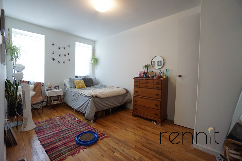 18 Harrison Pl, Apt 3 Image 5