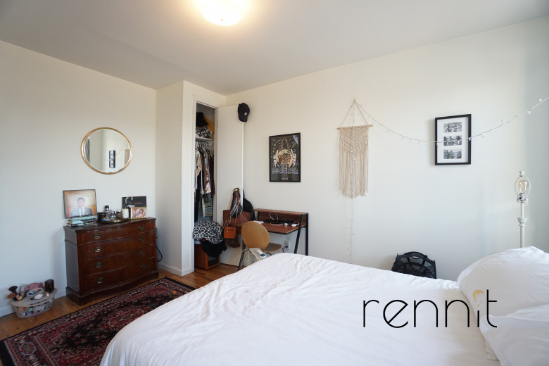 18 Harrison Pl, Apt 3 Image 8