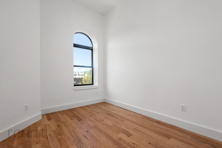 808 Putnam Ave, Apt 4F Image 6