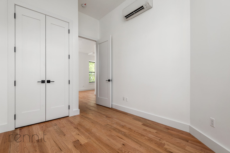 808 Putnam Ave, Apt 4F Image 7