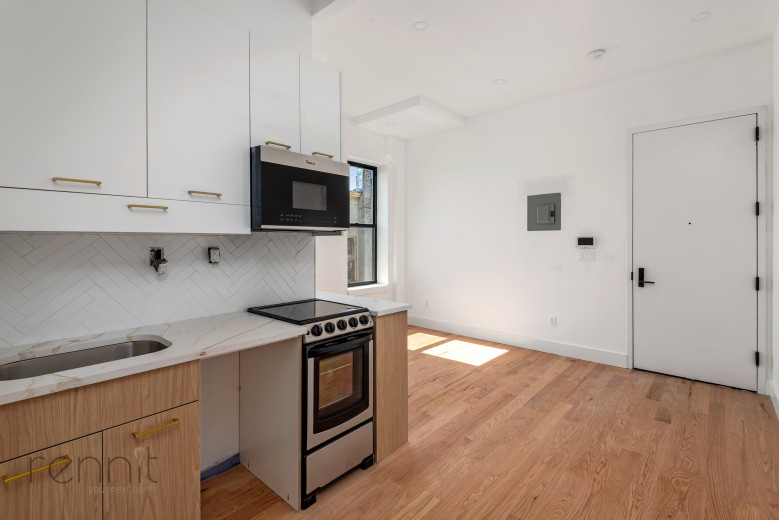 808 Putnam Ave, Apt 4B Image 3