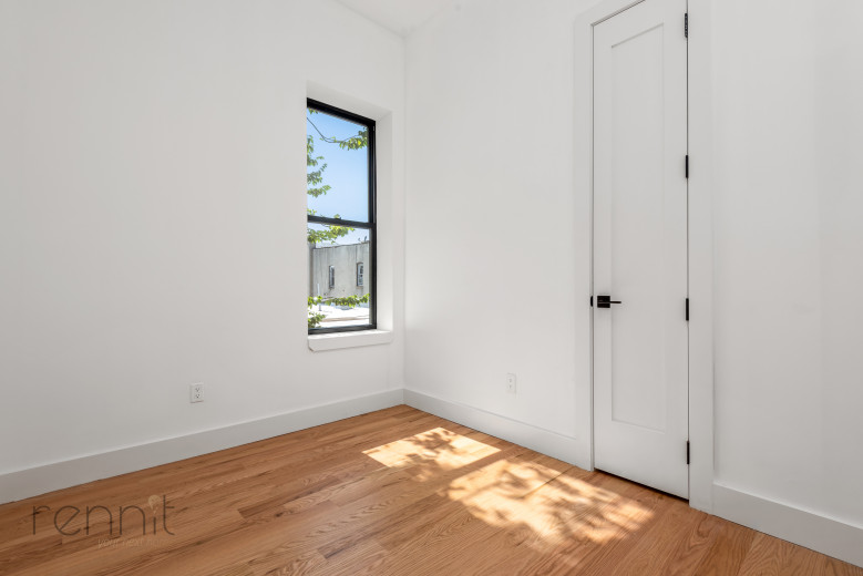 808 Putnam Ave, Apt 4B Image 5