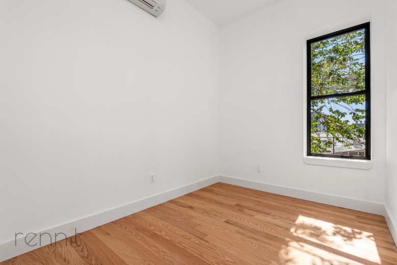 808 Putnam Ave, Apt 4B Image 6
