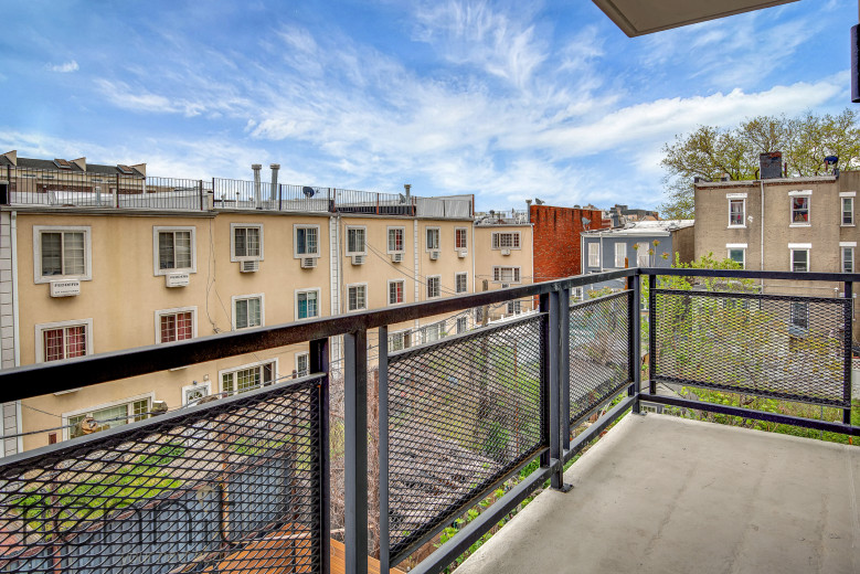 937 Rogers Ave, Apt 3F Image 1