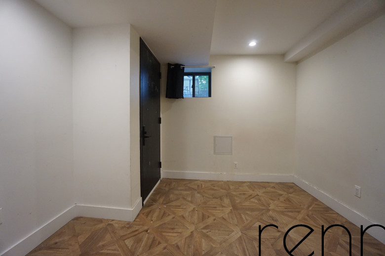 852 Hart St, Apt 1R Image 17