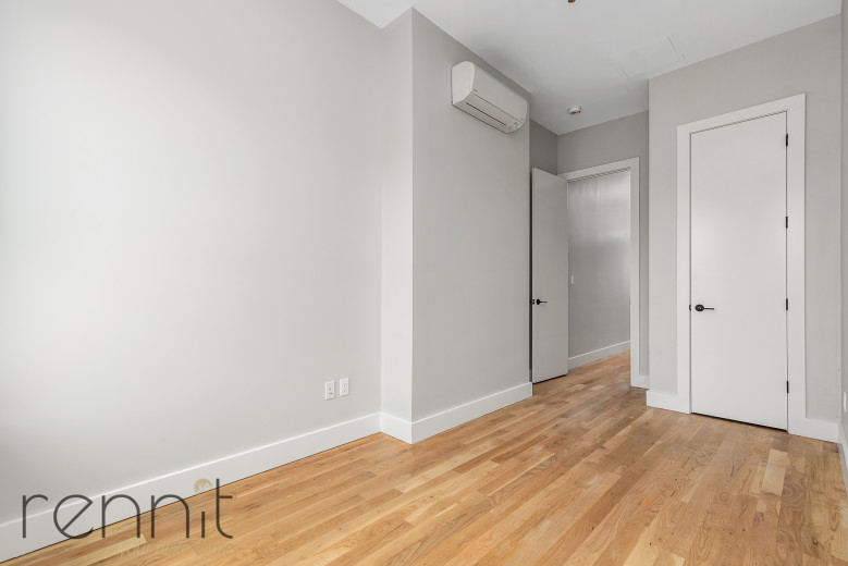 702 Grand St, Apt 3R Image 3